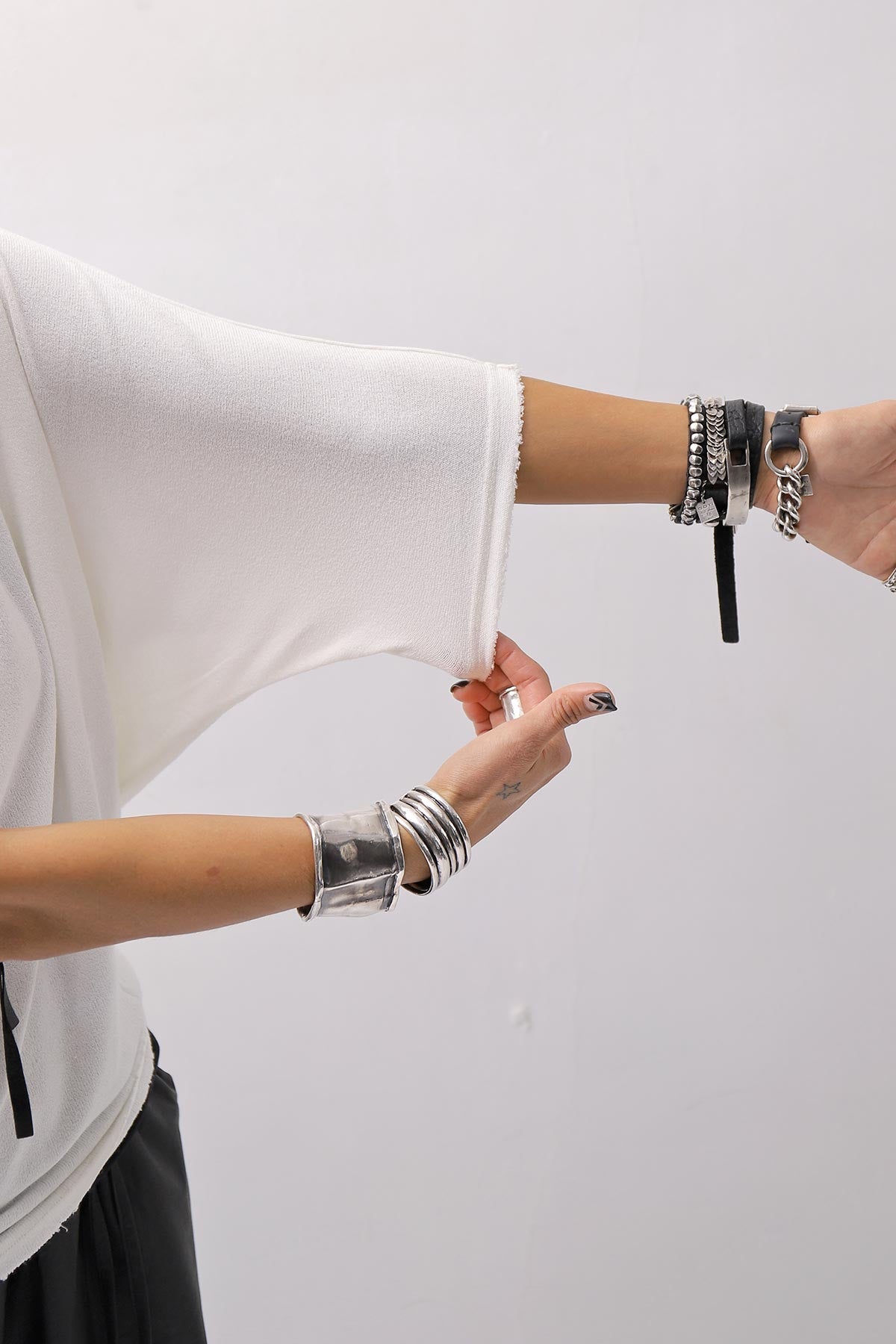 【NOSTRASANTISSIMA】 OVERSIZED VISCOSE&amp;SILK TOP M03_WHITE