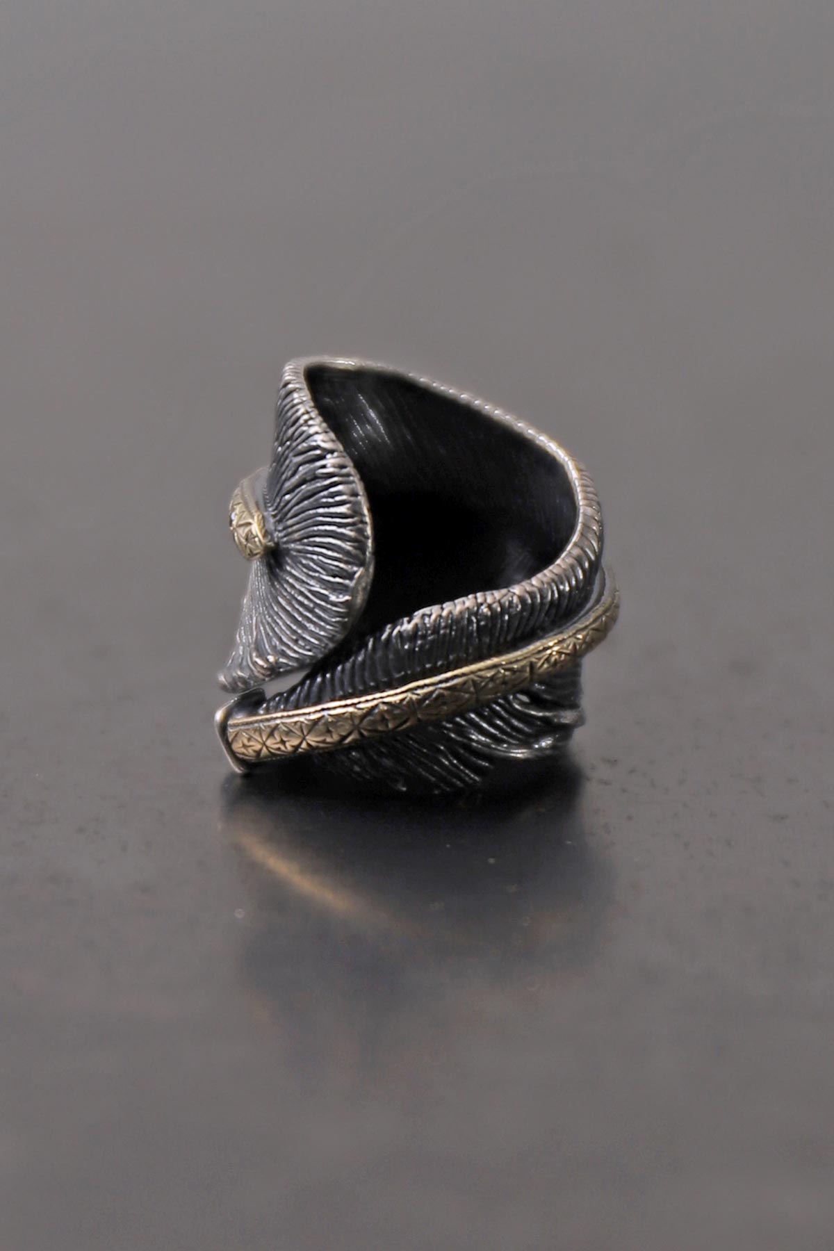 【Rusty Thought】 BLACK SILVER FEATHER &amp; GOLD RING_RT03