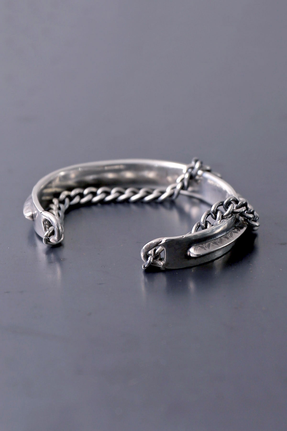 【Rusty Thought】 ENGLAVED SILVER BANGLE &amp; CUFF CHAIN_WCB5_L