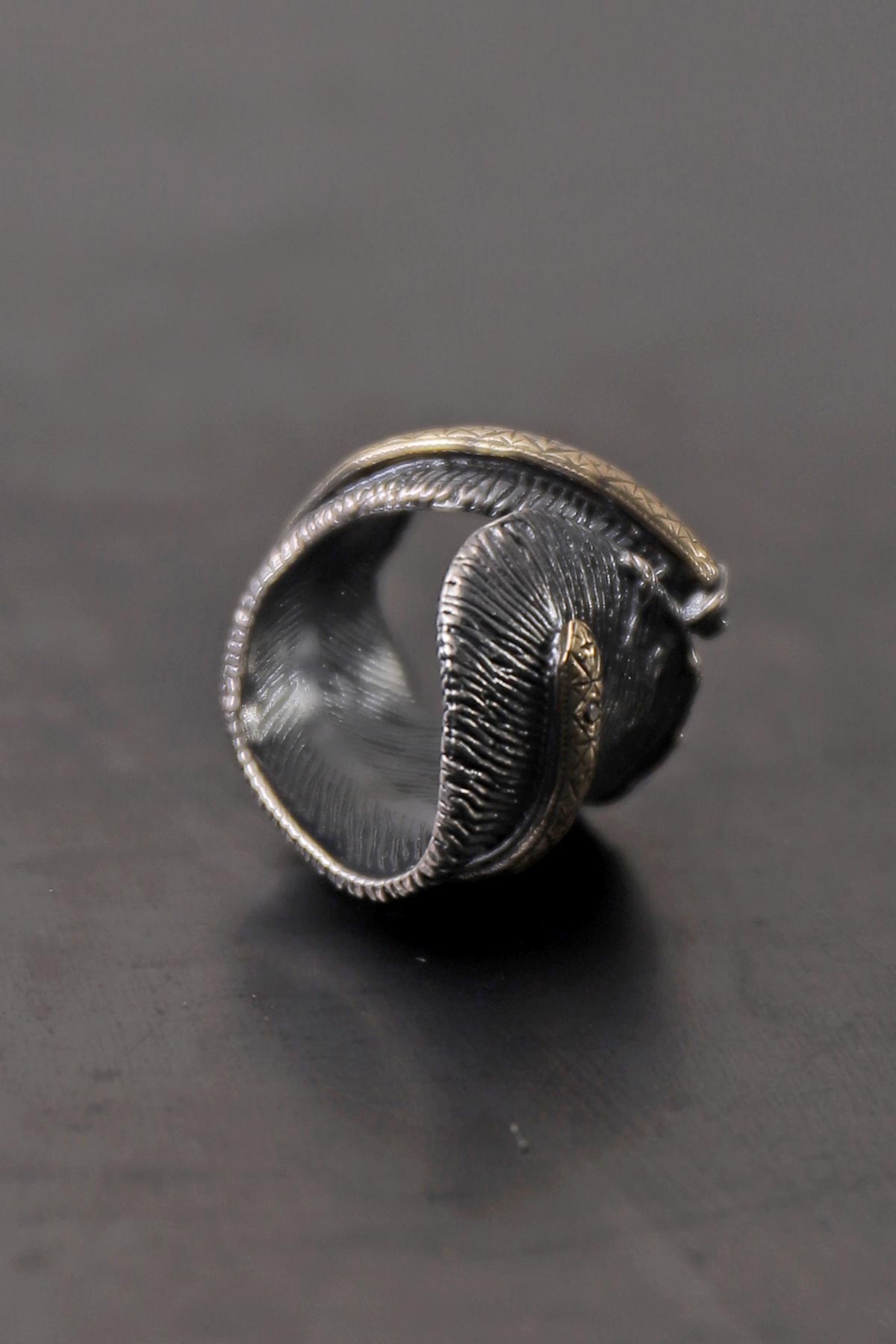 【Rusty Thought】 BLACK SILVER FEATHER &amp; GOLD RING_RT03