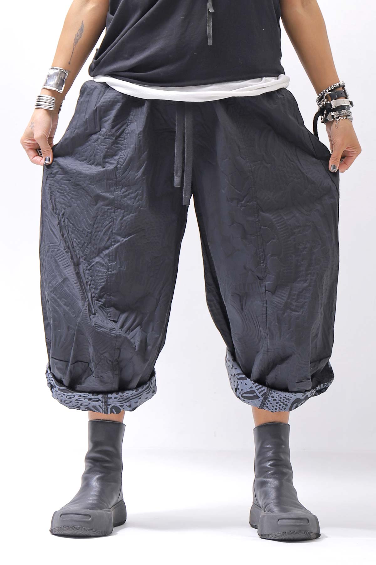 【RUNDHOLZ】 UNISEX COTTON EMBOSS PRINT EASY PANTS _BLACK POPLIN PRINT