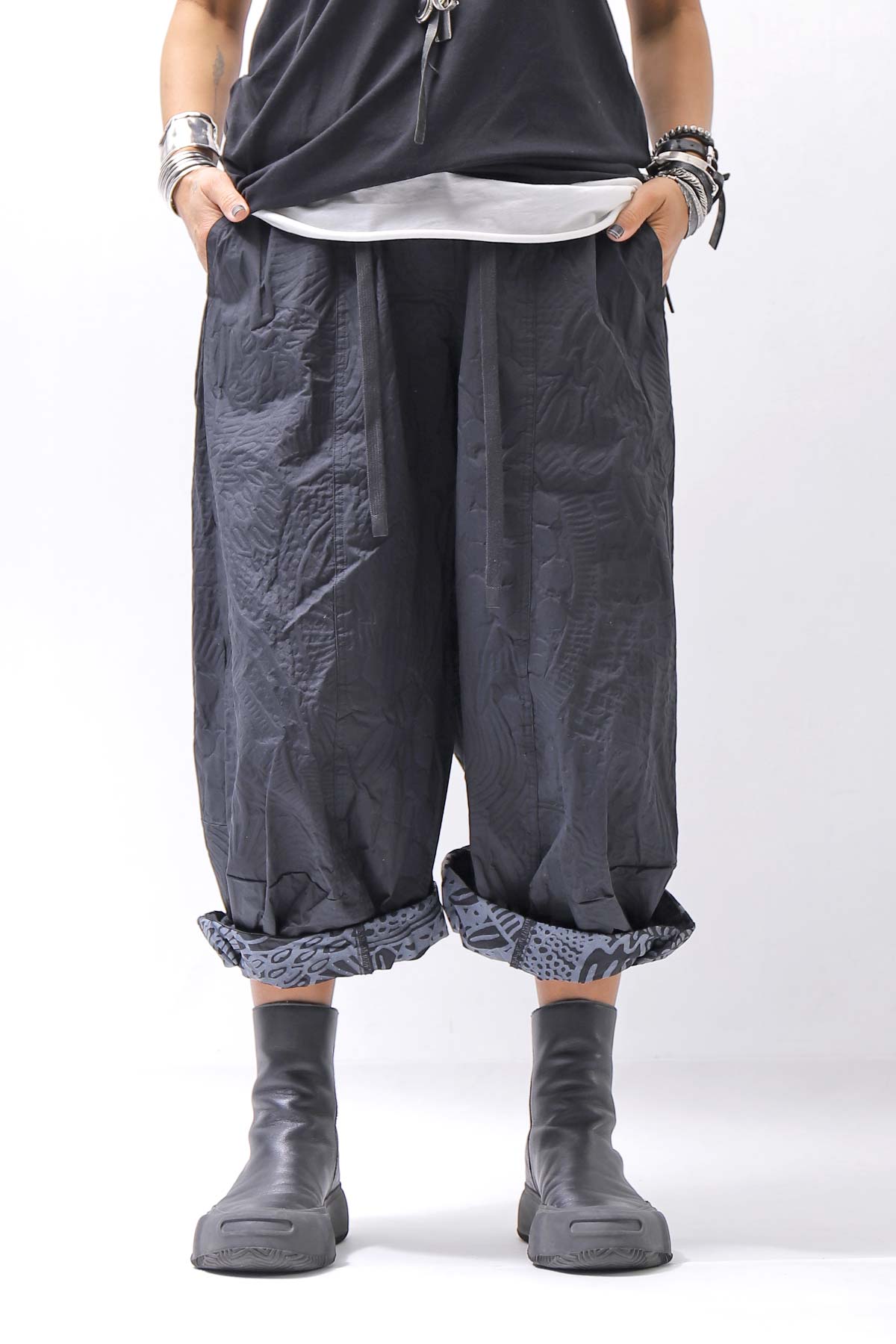 【RUNDHOLZ】 UNISEX COTTON EMBOSS PRINT EASY PANTS _BLACK POPLIN PRINT