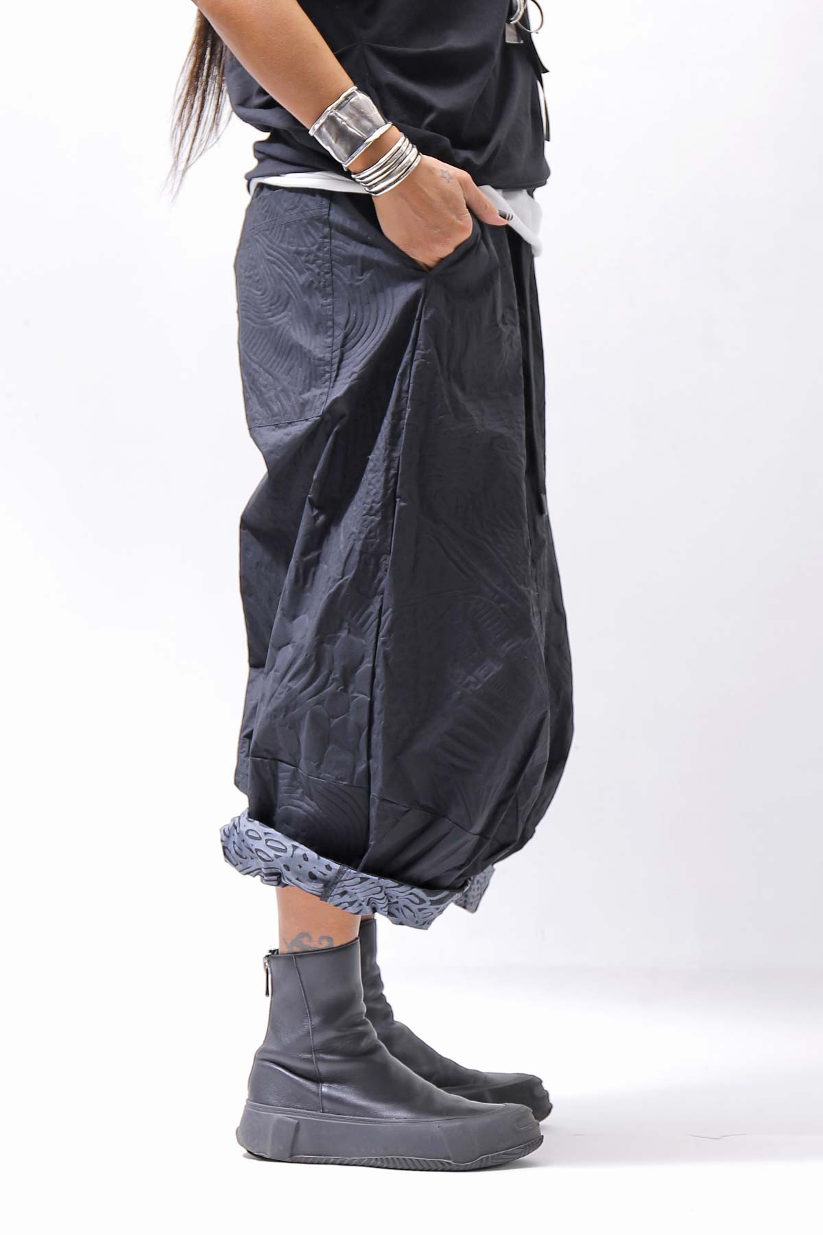 【RUNDHOLZ】 UNISEX COTTON EMBOSS PRINT EASY PANTS _BLACK POPLIN PRINT