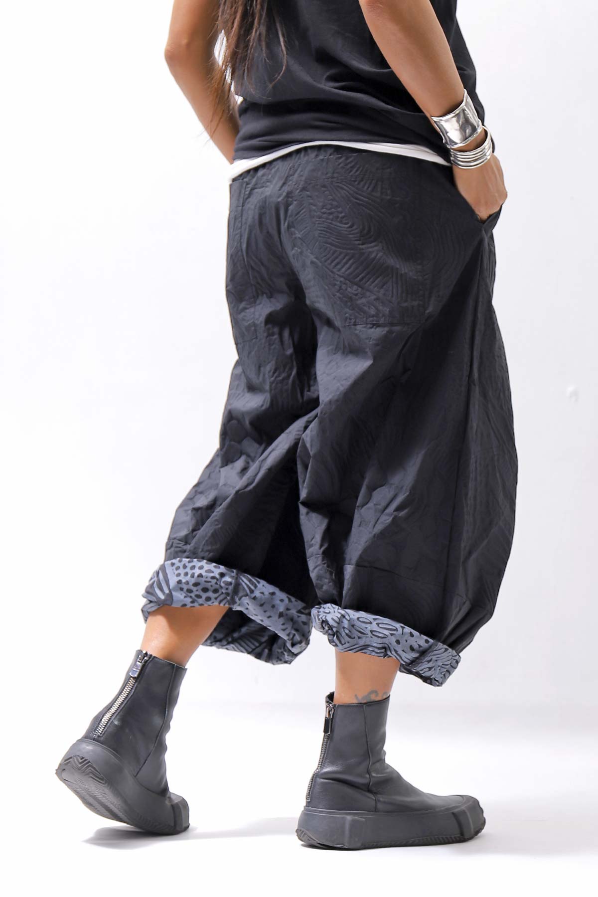 【RUNDHOLZ】 UNISEX COTTON EMBOSS PRINT EASY PANTS _BLACK POPLIN PRINT