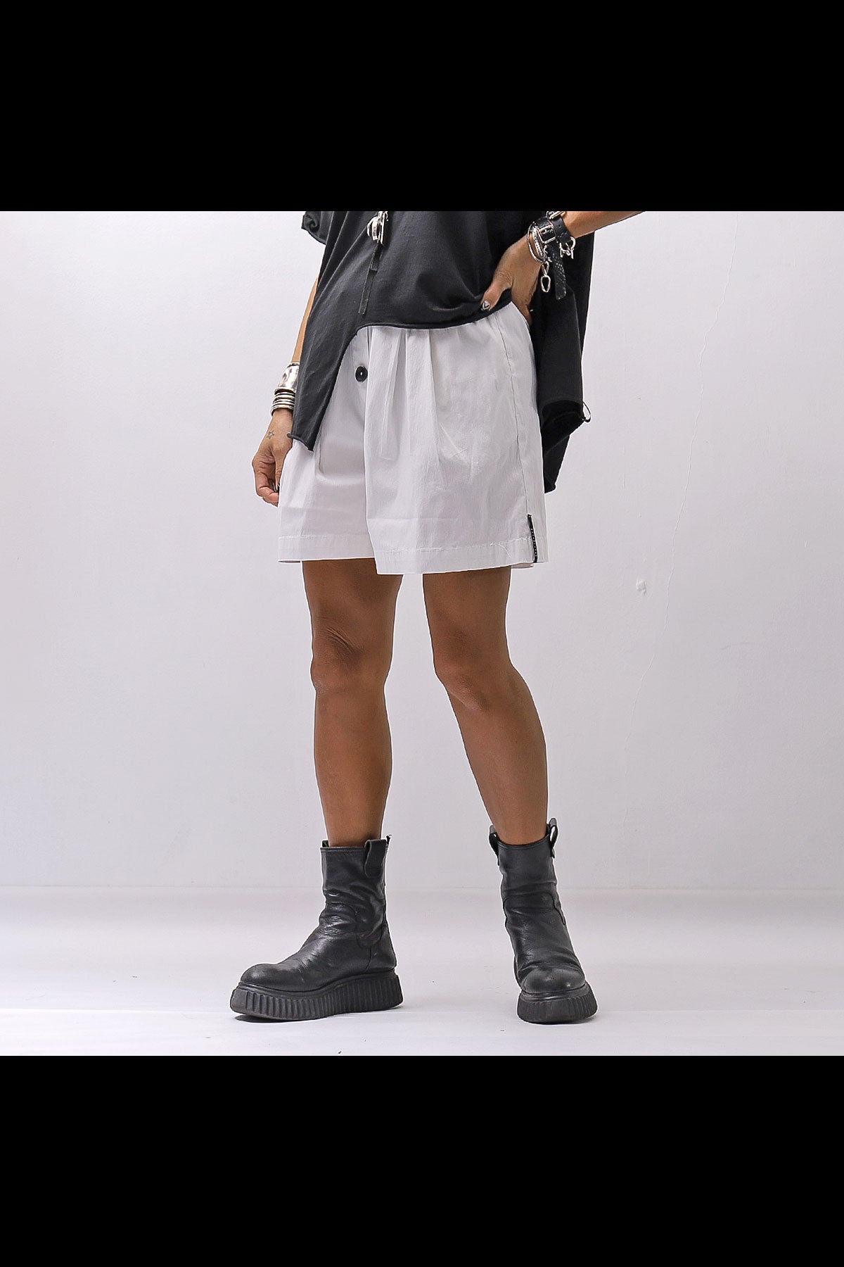 【Primordial is Primitive】 STRETCH SHORT PANTS 535AL_WHITE