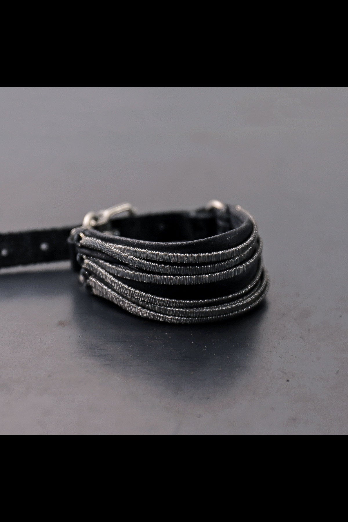 GOTI】 SILVER MICRO STAPLE MULTI-UNIT LEATHER BRACELET_BR130