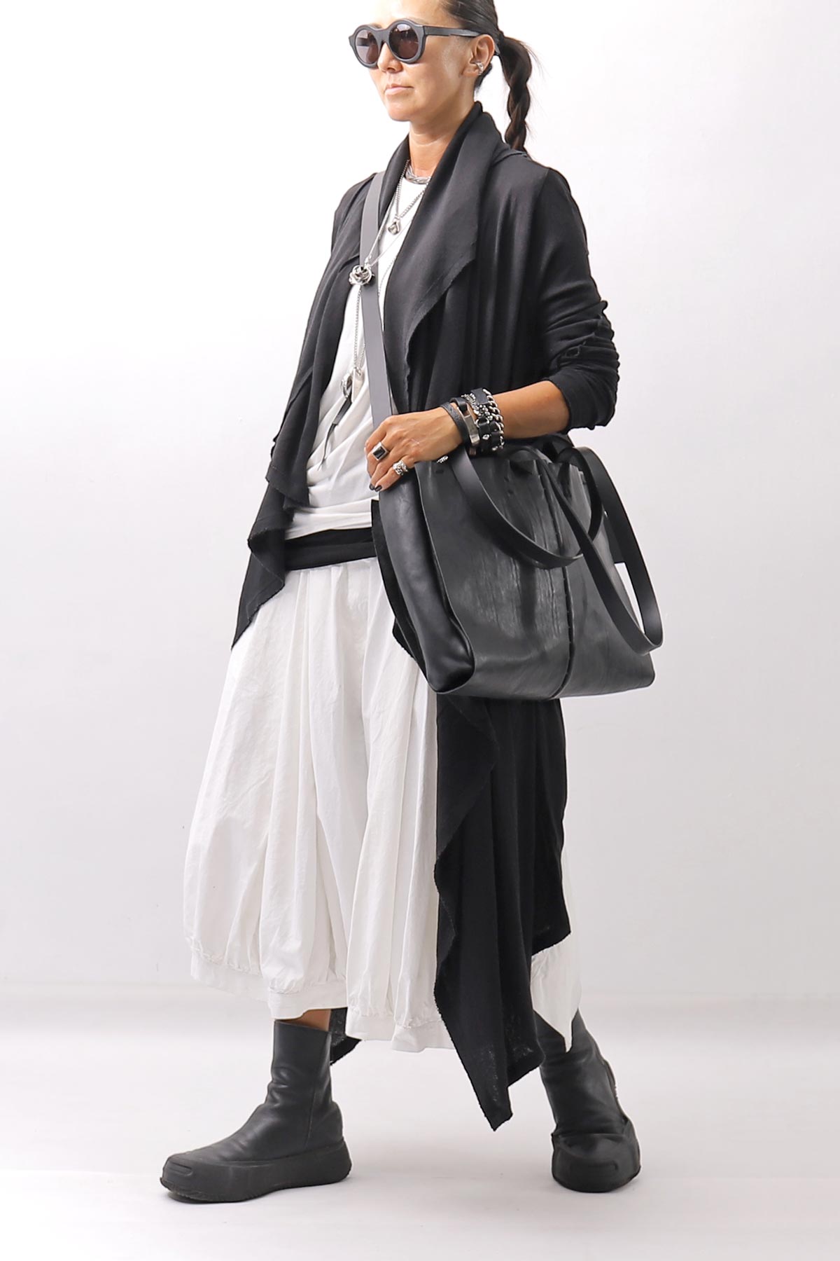 【NOSTRASANTISSIMA】 ASYMMETRY BACK CROSS CARDIGAN TS24_BLACK