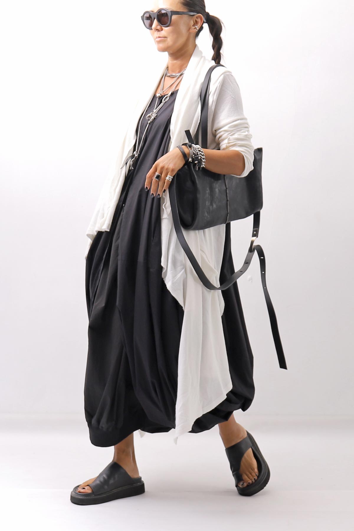 【NOSTRASANTISSIMA】 ASYMMETRY BACK CROSS CARDIGAN TS24_WHITE