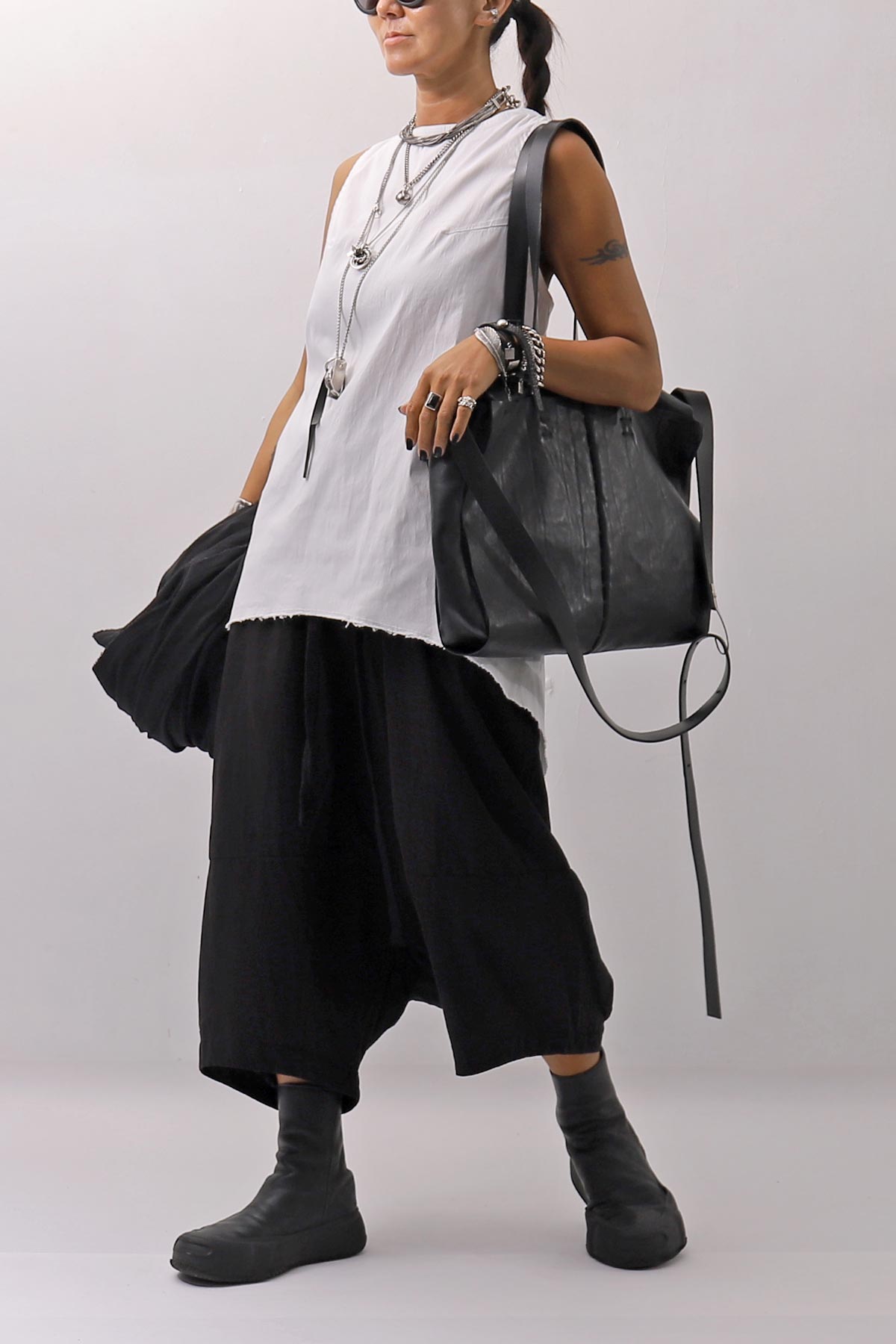 【Primordial is Primitive】 BACK CROSSED TANK TOP 413AL_WHITE