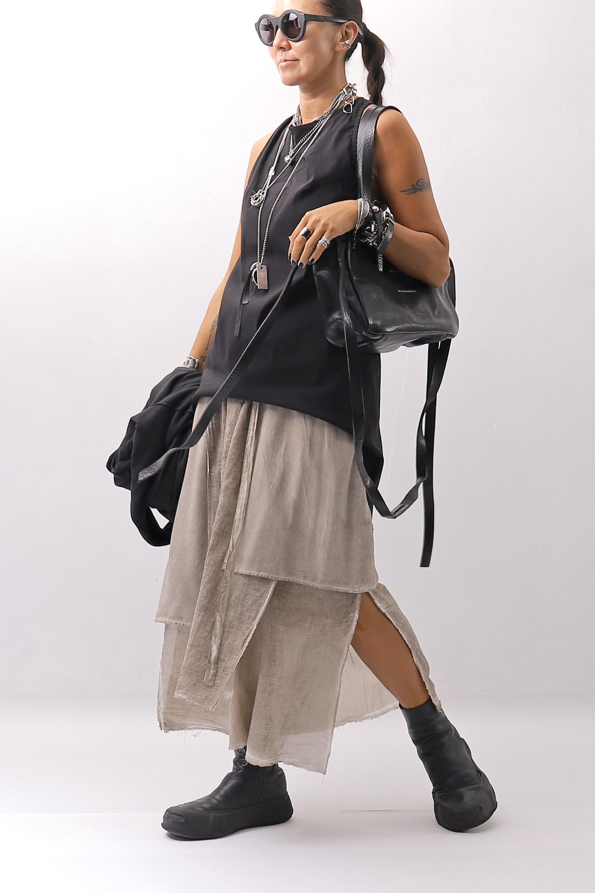 【Primordial is Primitive】 BACK CROSSED TANK TOP 413AL_BLACK