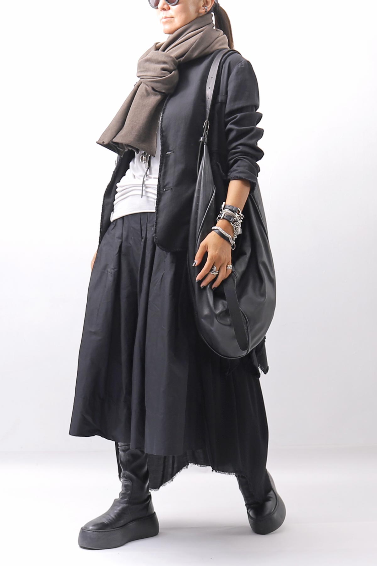 【PLÜ】 SHAPE MEMORY SKIRT PL09_BLACK