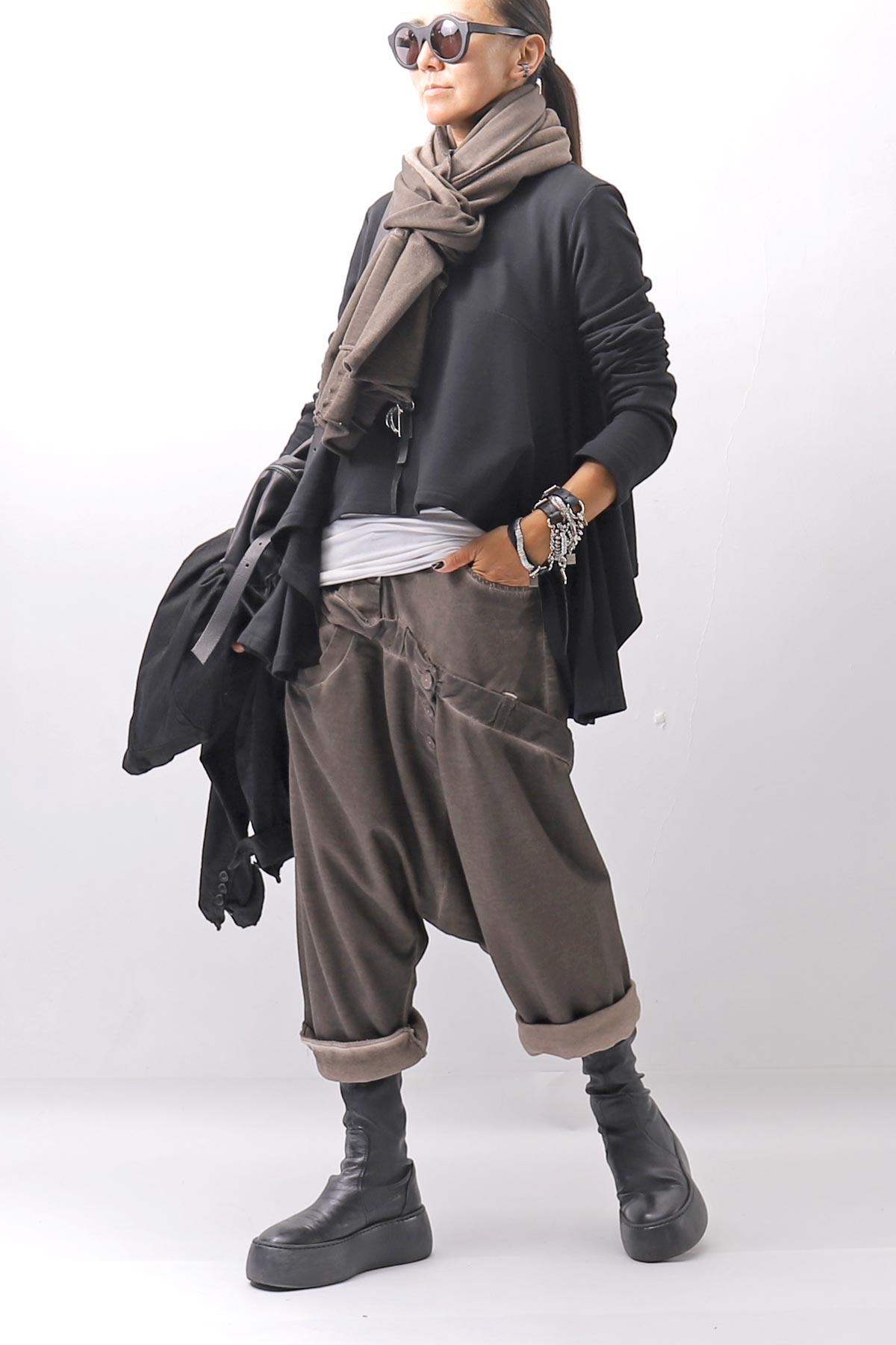 【PLÜ】 FLARED COTTON LIGHT SWEAT SHORT TOP PL11T_BLACK