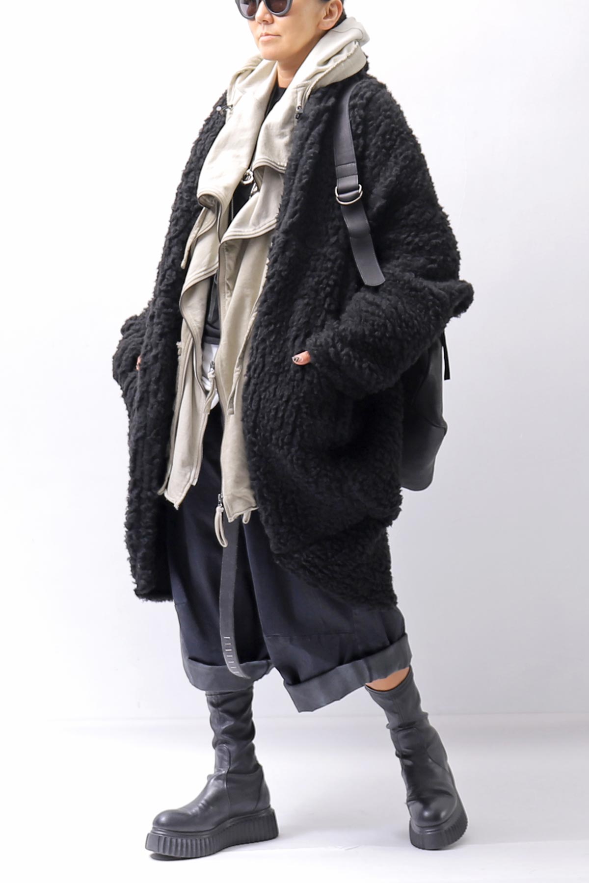【NOSTRASANTISSIMA】 UNISEX OVERSIZED COCOON VIRGIN WOOL BOA KNIT CARDIGAN_BLACK