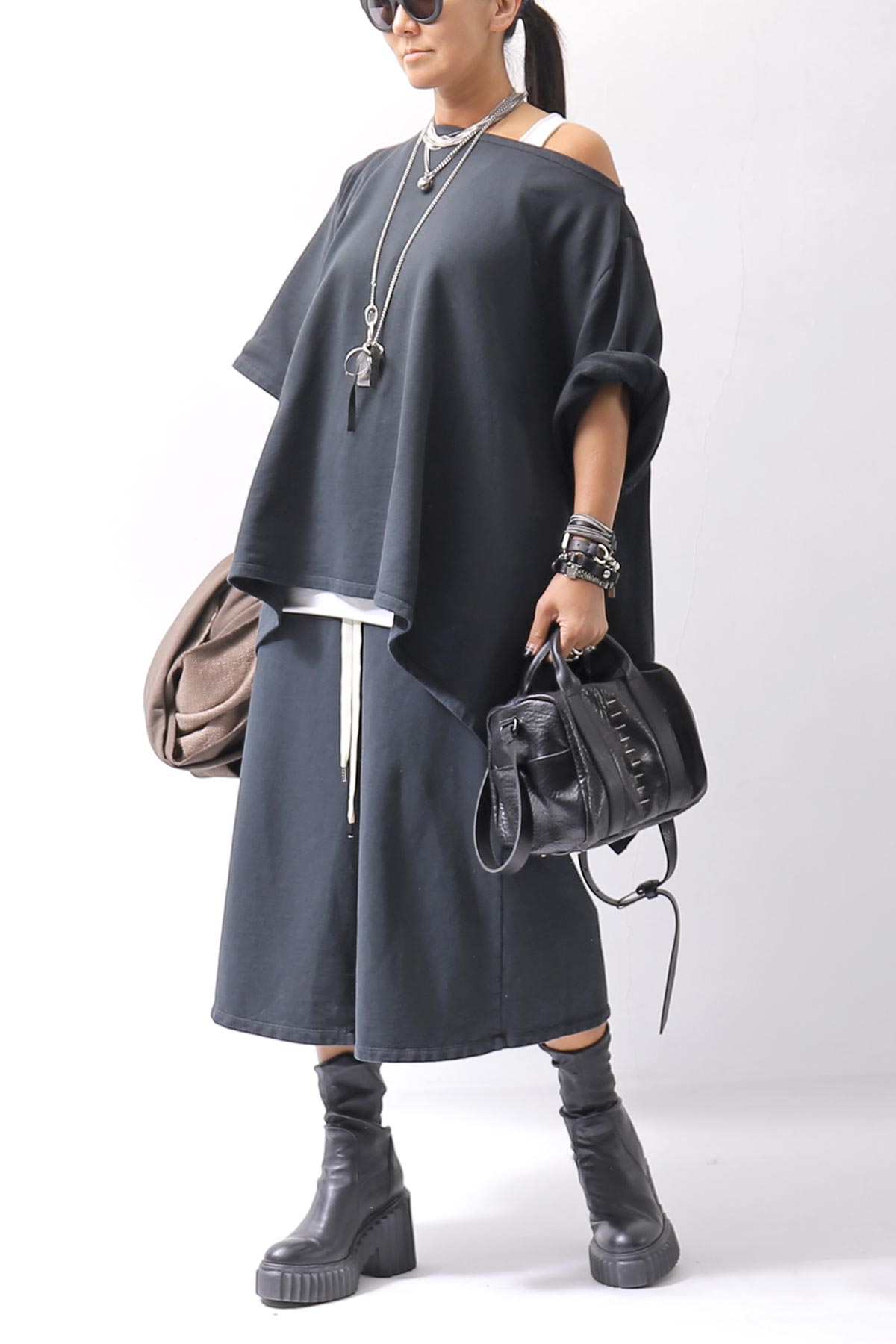 【NOSTRASANTISSIMA】 ASYMMETRY SWEAT COTTON WIDE TOPS FM139_BLACK