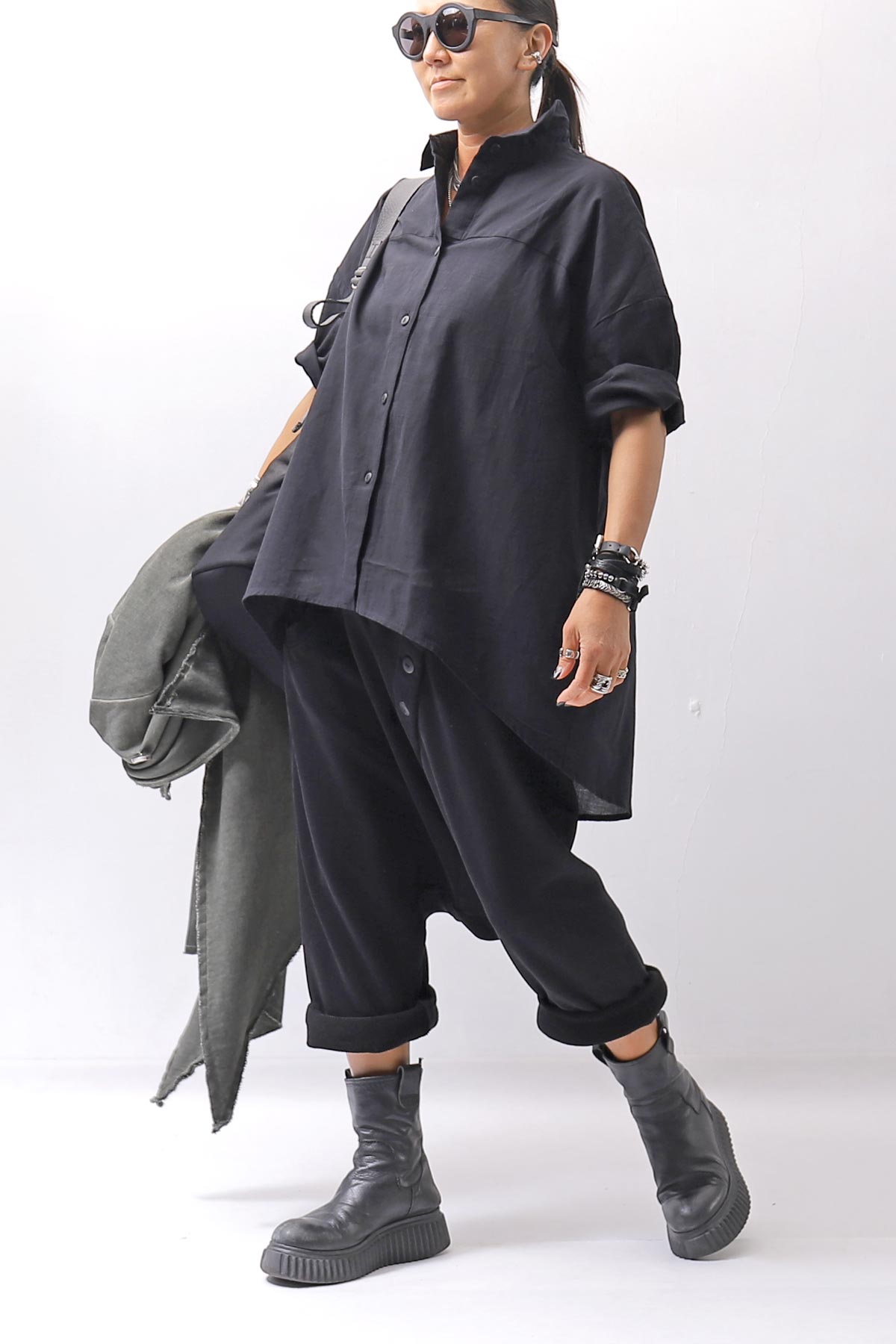 【studio b3】 OVERSIZED BACK BUTTON SHIRT TOP NB2070_BLACK