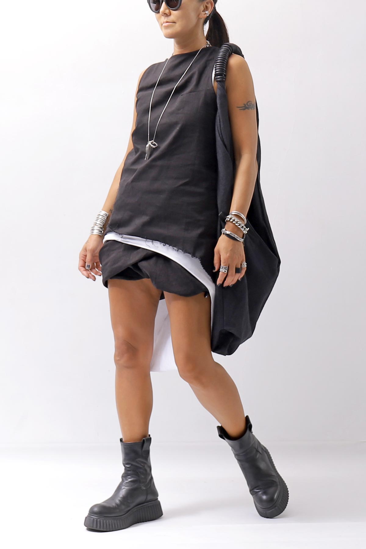 【Primordial is Primitive】 BACK CROSSED TANK TOP 413LS_BLACK
